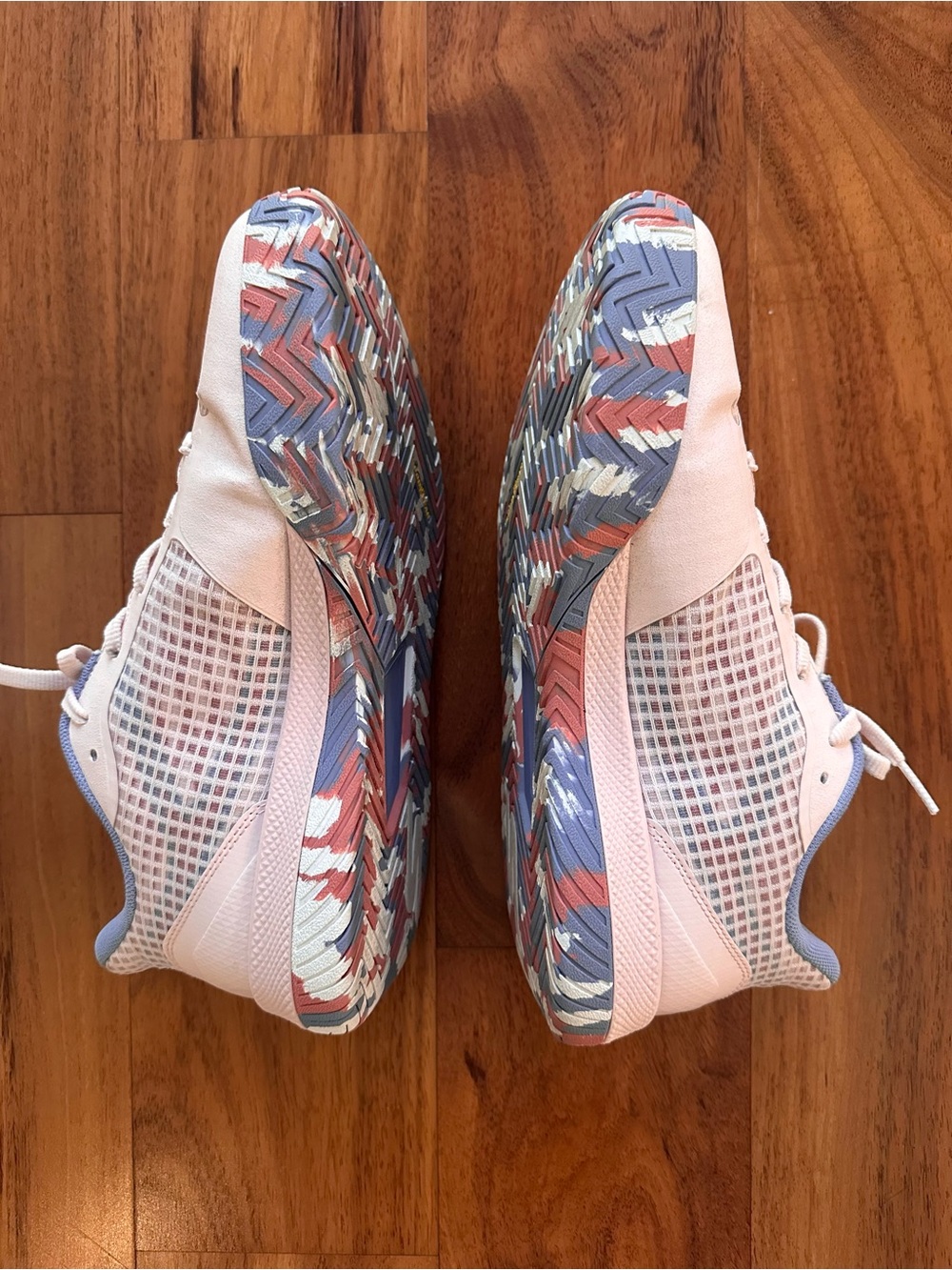 LIKE NEW Skechers Pickleball/Tennis Sneakers - Picture 3 of 4